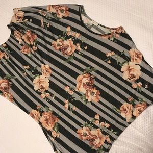 Floral, shark bite, relaxed fit top